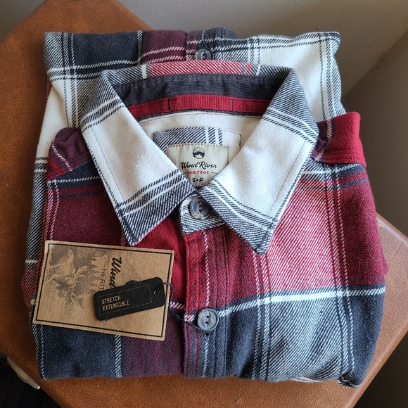 Plaid Flannel Shirt Wind River Red Small - Picture 4 of 5